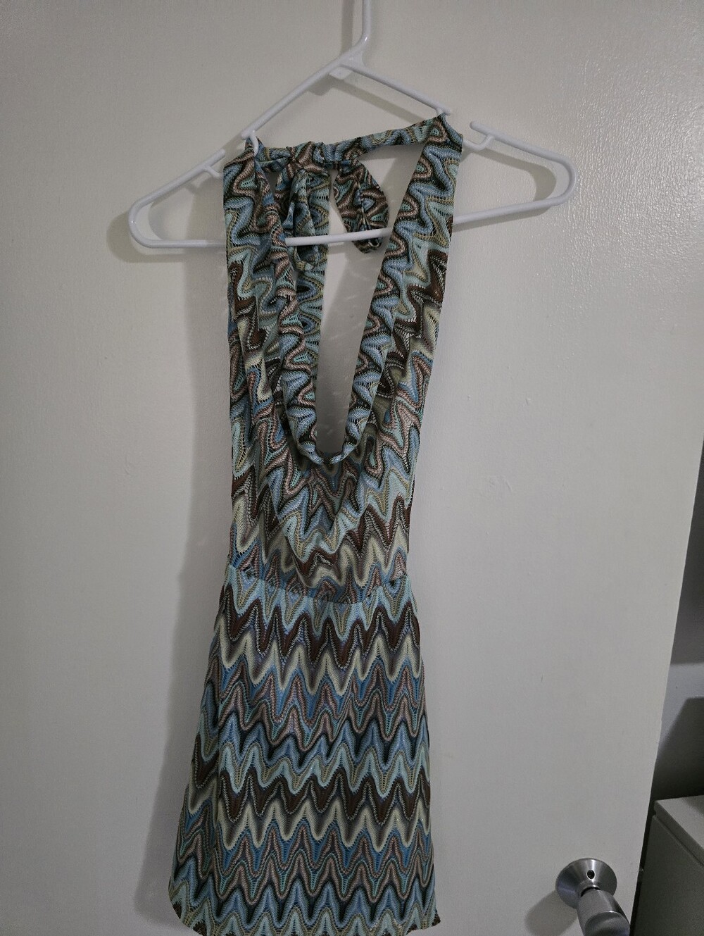 Edikted Backless Halter Dress in Blue and Brown Wave Print